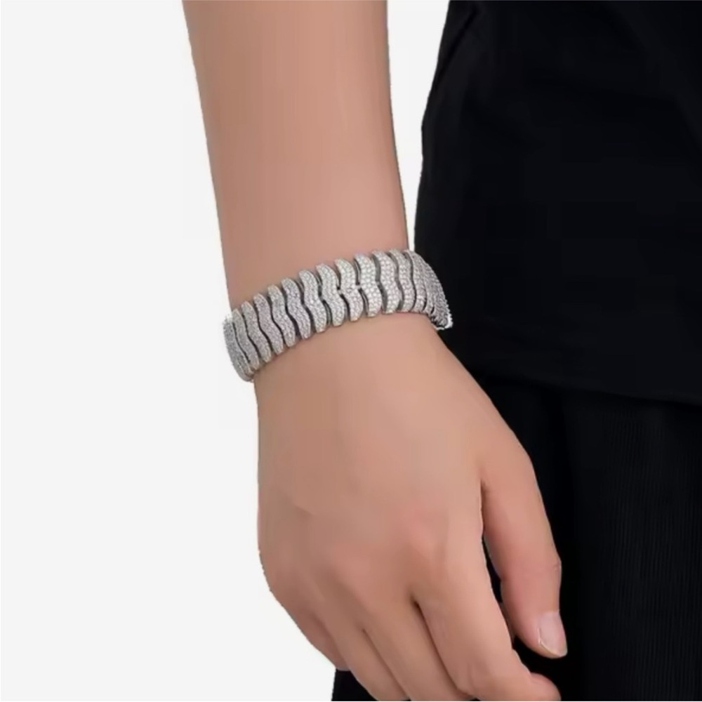 18k 8ct Bracelet - Picture 3 of 9